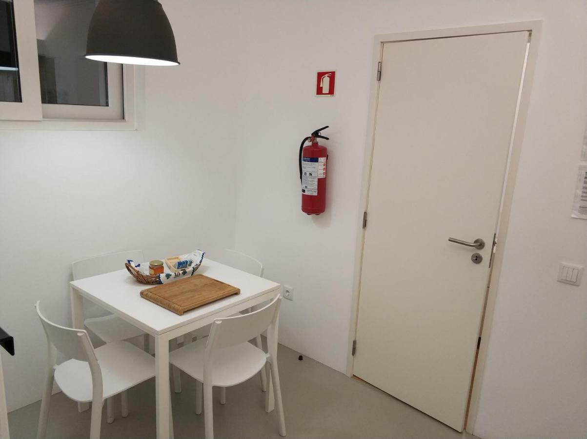 Lila'S Beach Apartment São Roque Esterno foto